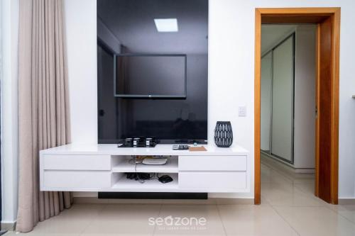 apartment next to flamboyant shopping mall ess