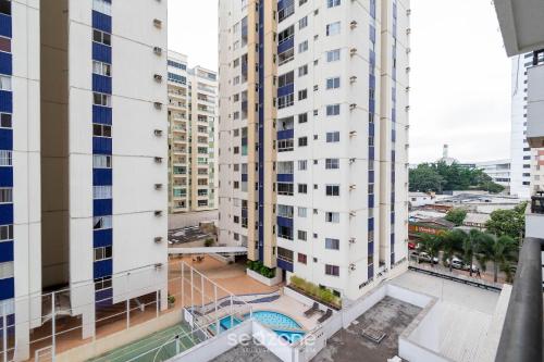 apartment next to flamboyant shopping mall ess