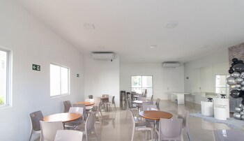 apt in full condo st faicalville vam0504