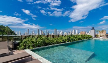 Building With Swimming Pool Next To Balneário Shopping In Bc - Tso,,2 star