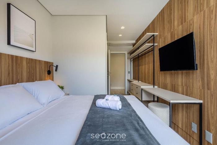 building with swimming pool next to balneario shopping in bc tso
