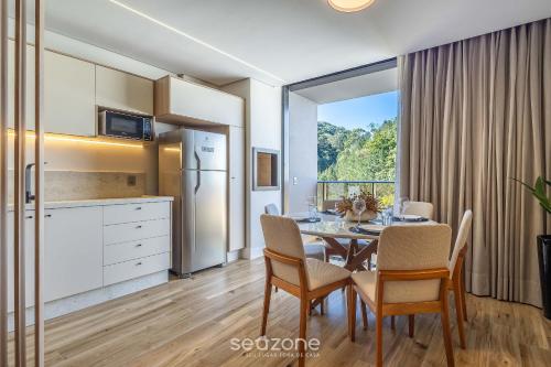 building with swimming pool next to balneario shopping in bc tso
