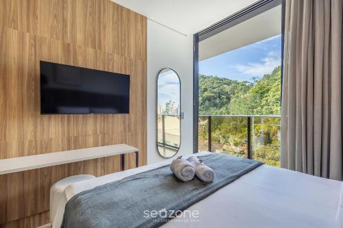 building with swimming pool next to balneario shopping in bc tso