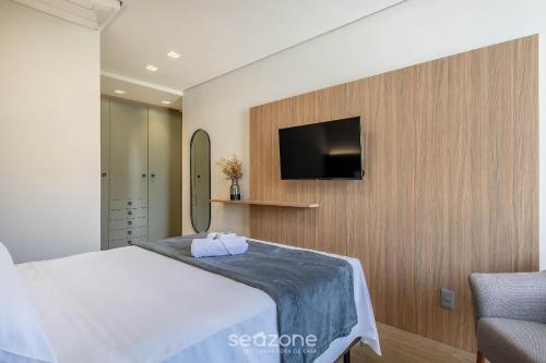 building with swimming pool next to balneario shopping in bc tso