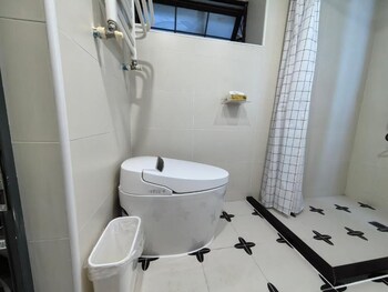 shanghai hillsand zinn city loft