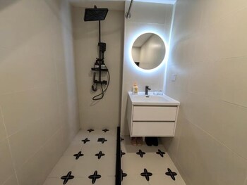 shanghai hillsand zinn city loft