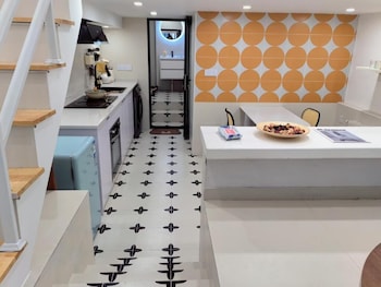 shanghai hillsand zinn city loft