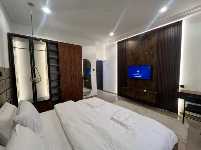 blue velvet apartments