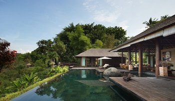 kamaniiya river villa sayan ubud