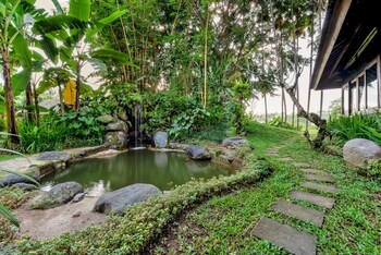 kamaniiya river villa sayan ubud