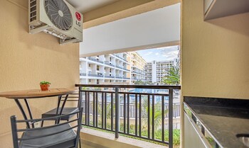 Condominio Bem Localizado Com Piscina Tcr,,2 star