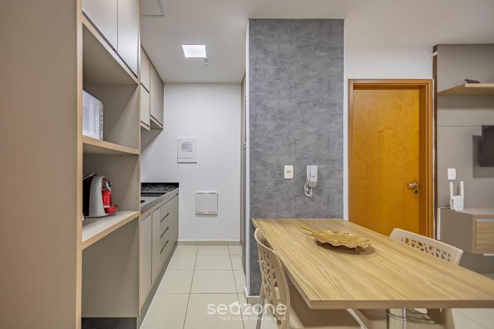 condominio bem localizado com piscina tcr