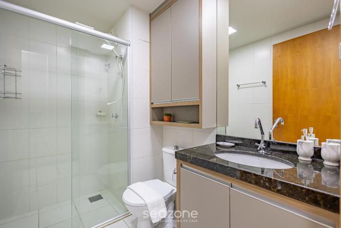 condominio bem localizado com piscina tcr