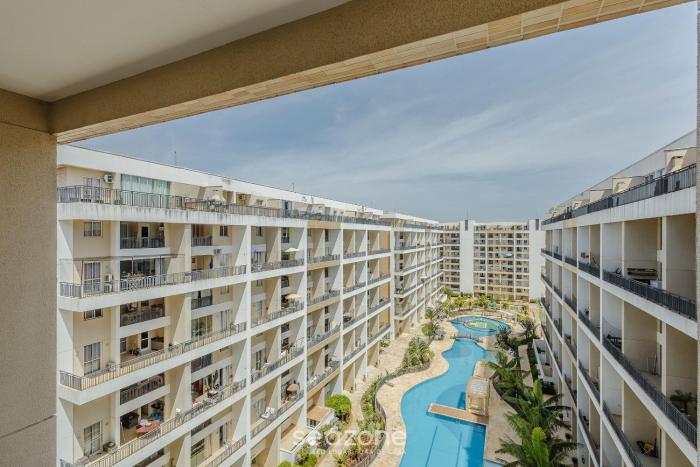 condominio bem localizado com piscina tcr