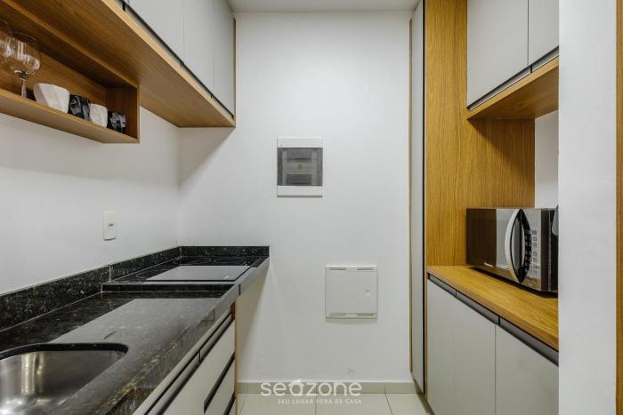 condominio bem localizado com piscina tcr