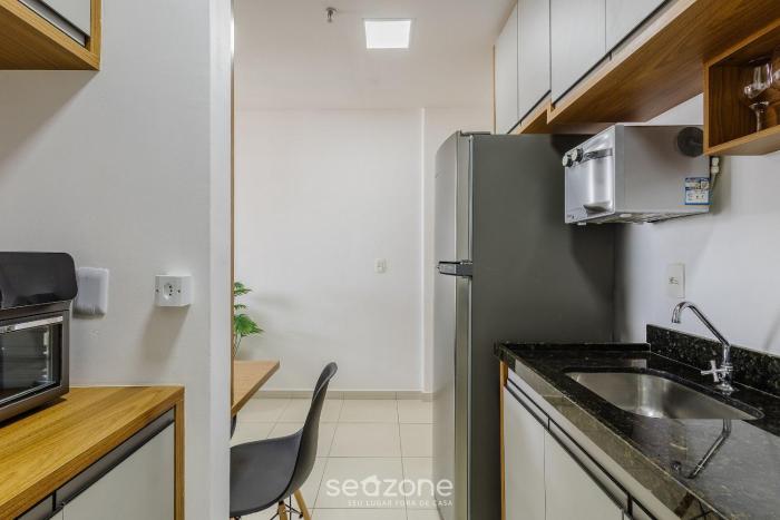 condominio bem localizado com piscina tcr