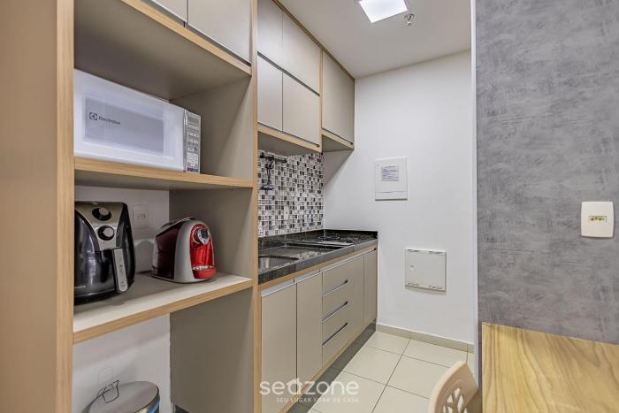 condominio bem localizado com piscina tcr