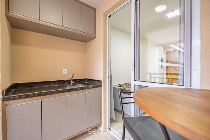condominio bem localizado com piscina tcr