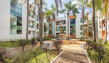 Elegant Accommodations Just Minutes From Brasilia's Main Attractions - Ark,,2 star