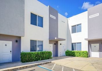 Stylish Townhouses By Design District,,3 star