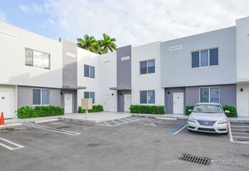 stylish townhouses by design district
