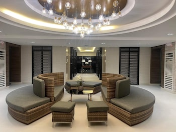 Fame Residences Mandaluyong By Darpm,,3 star