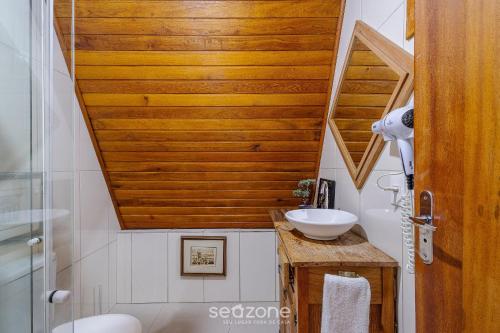 fully equipped studios near armacao beach and beto carrero park trs