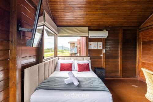 fully equipped studios near armacao beach and beto carrero park trs