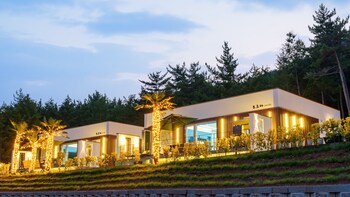 namhae orda pool villa