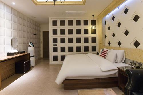 3s hotel dongtan business