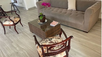 Boca Residence,,2 star
