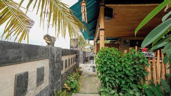 mona bali guest house
