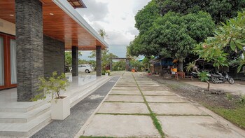 mona bali guest house