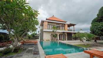 Mona Bali Guest House,,4 star