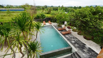 Mona Bali Guest House,,4 star