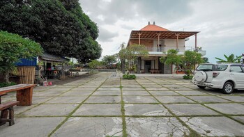 mona bali guest house