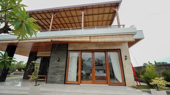 mona bali guest house