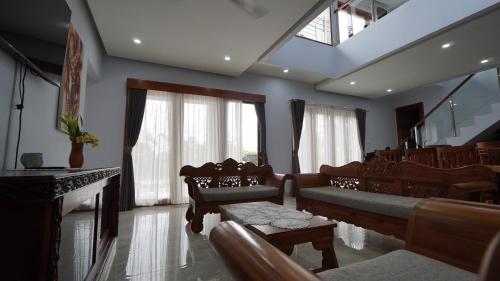 mona bali guest house