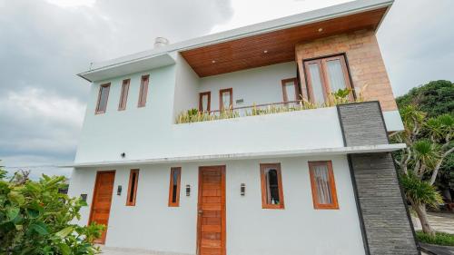 mona bali guest house