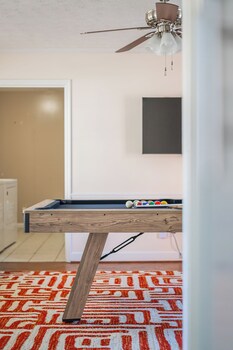 serene modern getaway with poolandgames