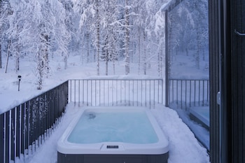 Halo Igloos - Private Sauna & Hot Tub,,4 star