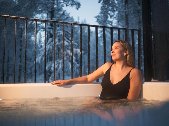 halo igloos private sauna and hot tub