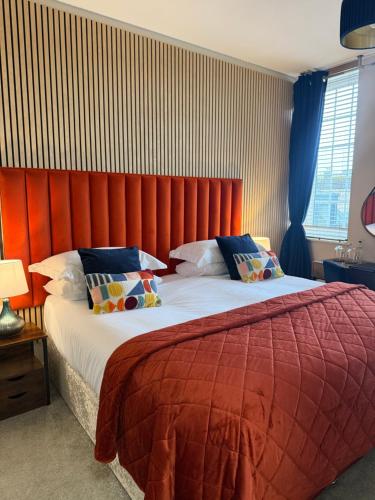 The Courtyard Bar, Kitchen & Rooms,,2 star
