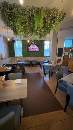 The Courtyard Bar, Kitchen & Rooms,,2 star