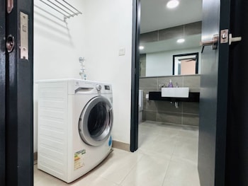 staycation v residence sunway velocity
