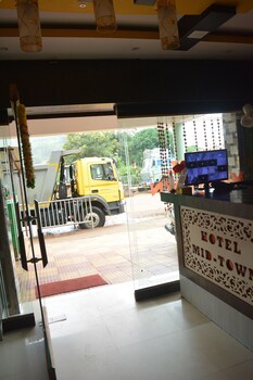 hotel mid town daringbadi