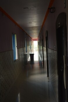 hotel mid town daringbadi