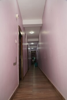 hotel mid town daringbadi