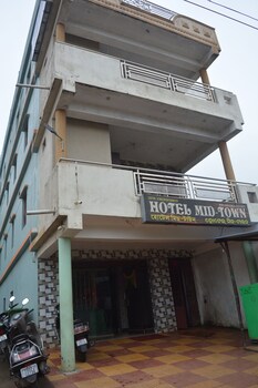 Hotel Mid Town Daringbadi,,2 star
