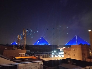 basha pyramids inn